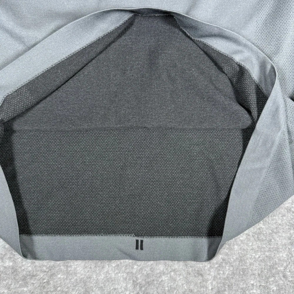 Fabletics T-Shirt Men's‎ Small Gray Training Day Performance Short Sleeve Crew - Picture 5 of 7